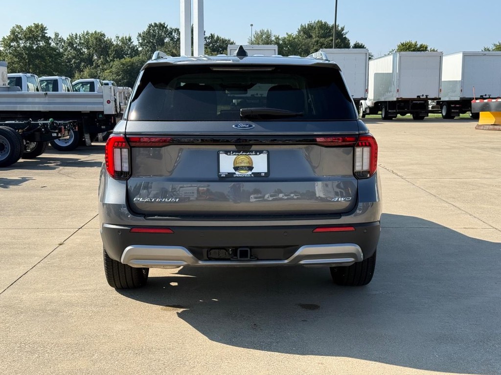 Ford Explorer Vehicle Full-screen Gallery Image 6