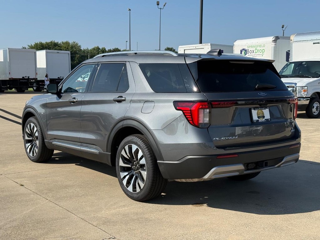 Ford Explorer Vehicle Full-screen Gallery Image 7