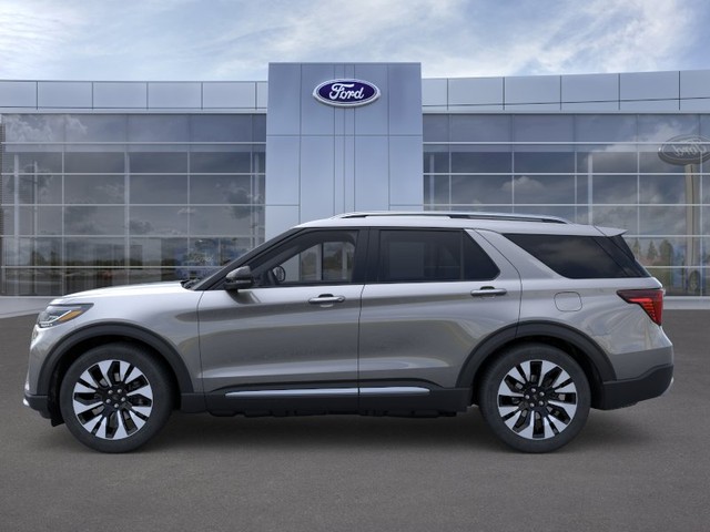 Ford Explorer Vehicle Full-screen Gallery Image 3
