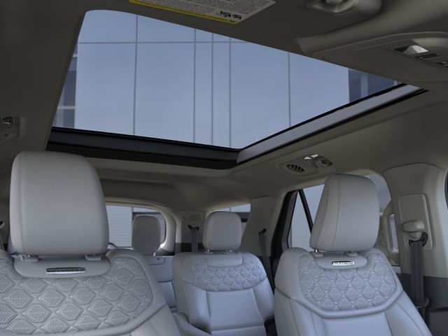 Ford Explorer Vehicle Full-screen Gallery Image 22