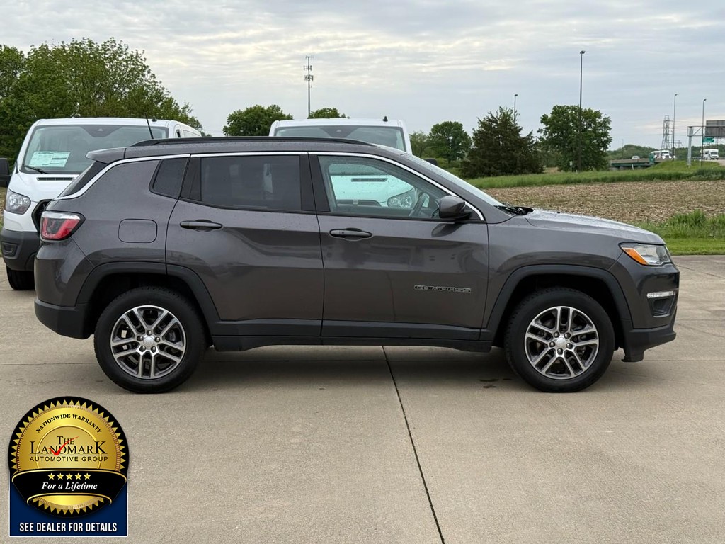 Jeep Compass Vehicle Full-screen Gallery Image 4