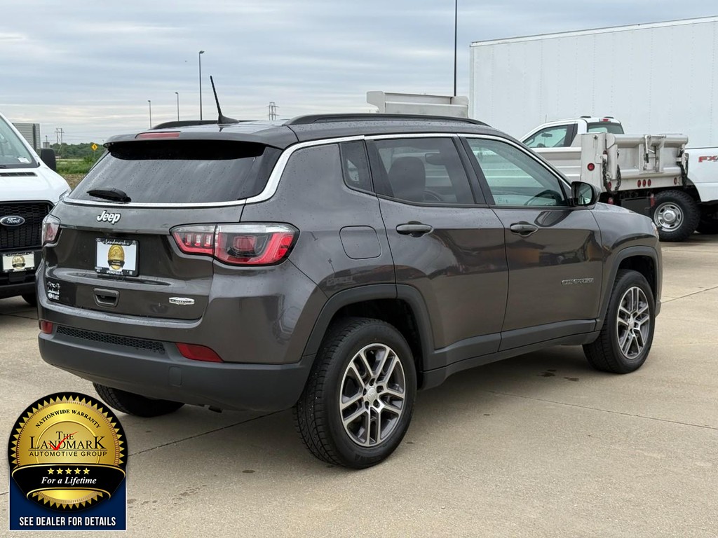 Jeep Compass Vehicle Full-screen Gallery Image 5