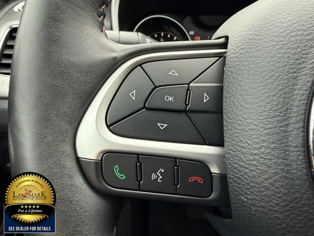 Jeep Compass Vehicle Full-screen Gallery Image 10