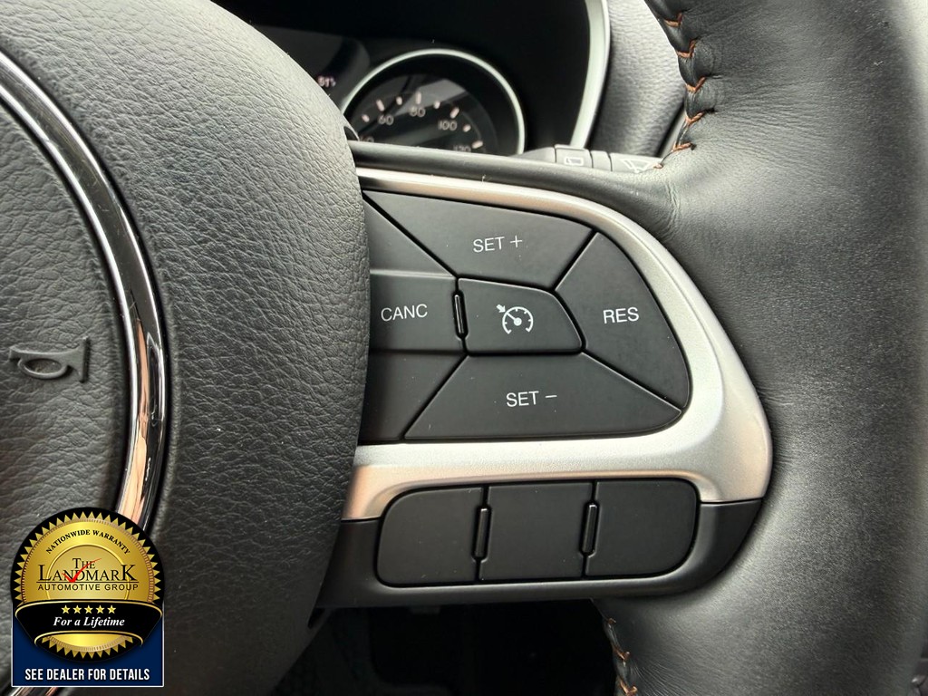Jeep Compass Vehicle Full-screen Gallery Image 11
