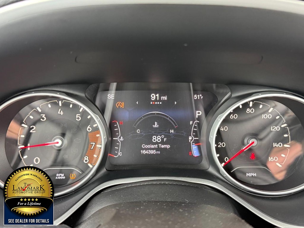 Jeep Compass Vehicle Full-screen Gallery Image 12