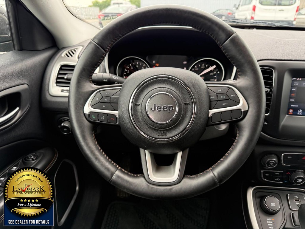 Jeep Compass Vehicle Full-screen Gallery Image 18