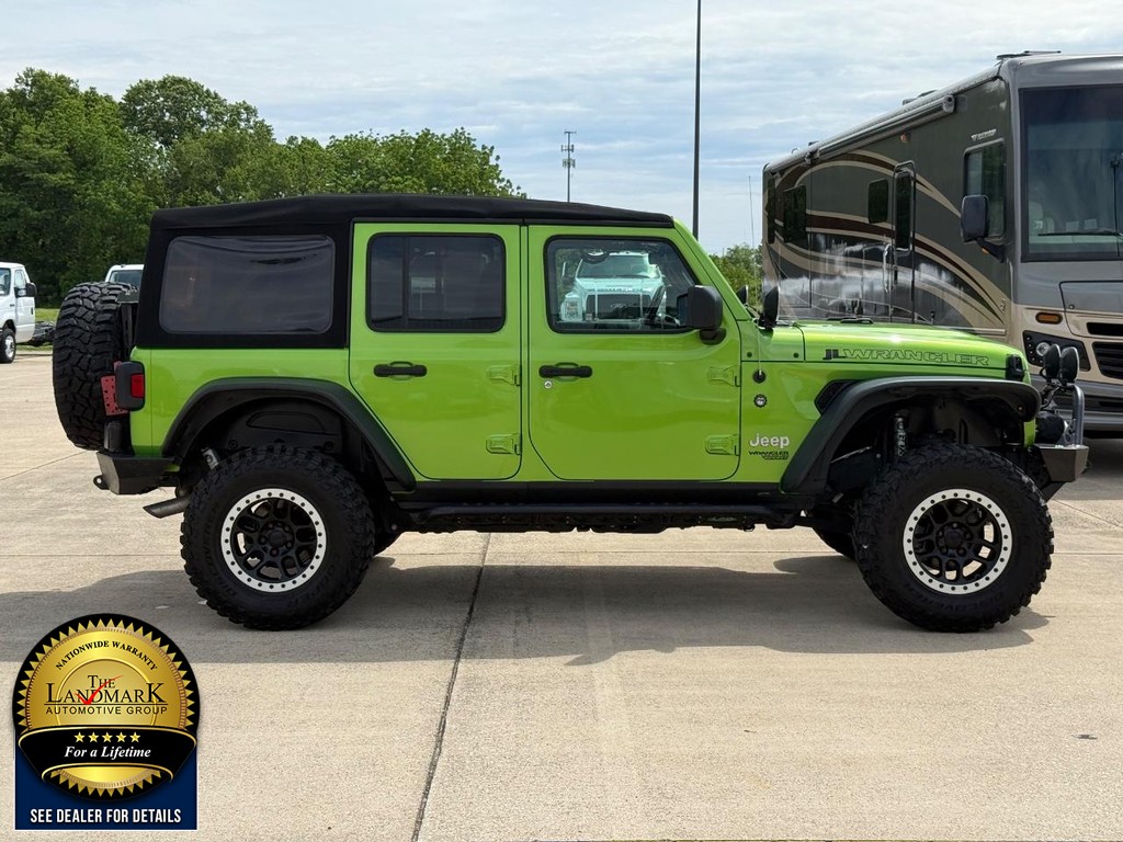 Jeep Wrangler Unlimited Vehicle Full-screen Gallery Image 4