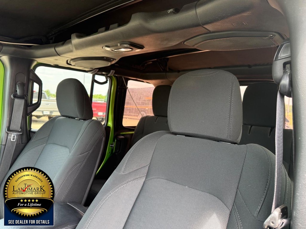 Jeep Wrangler Unlimited Vehicle Full-screen Gallery Image 9