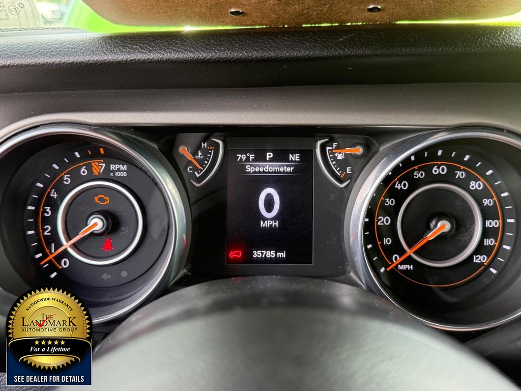 Jeep Wrangler Unlimited Vehicle Full-screen Gallery Image 12