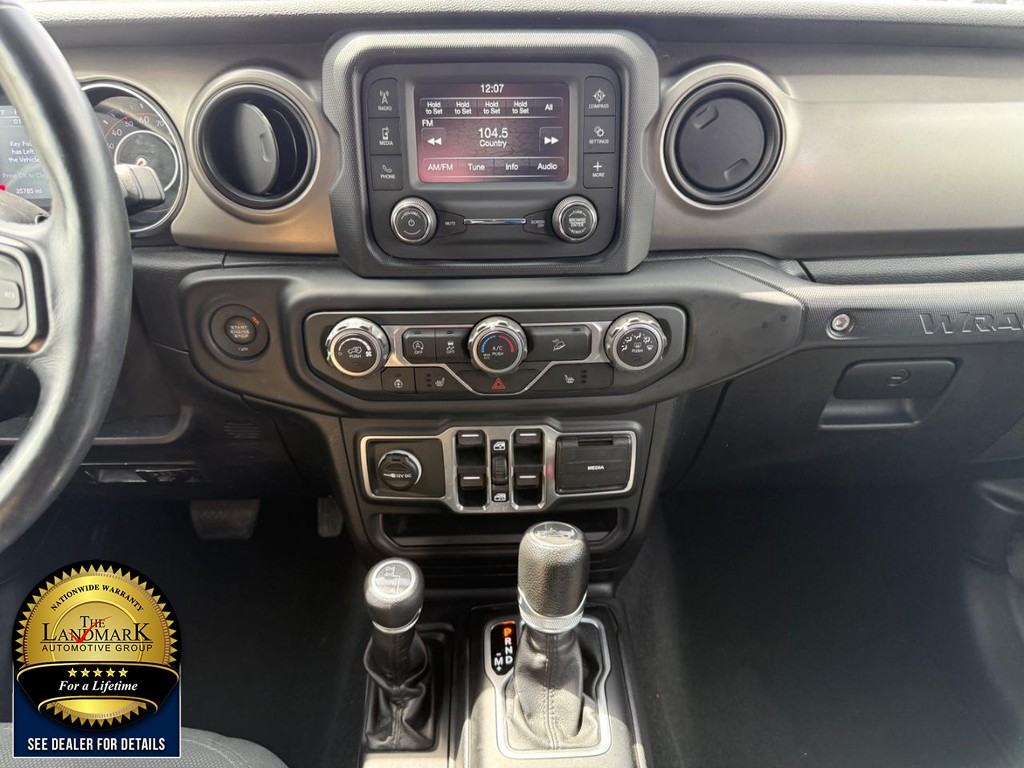 Jeep Wrangler Unlimited Vehicle Full-screen Gallery Image 19