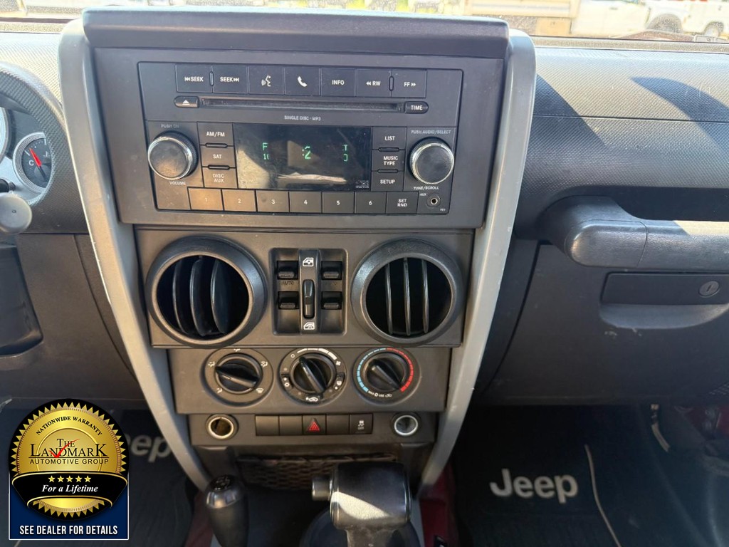 Jeep Wrangler Unlimited Vehicle Full-screen Gallery Image 12