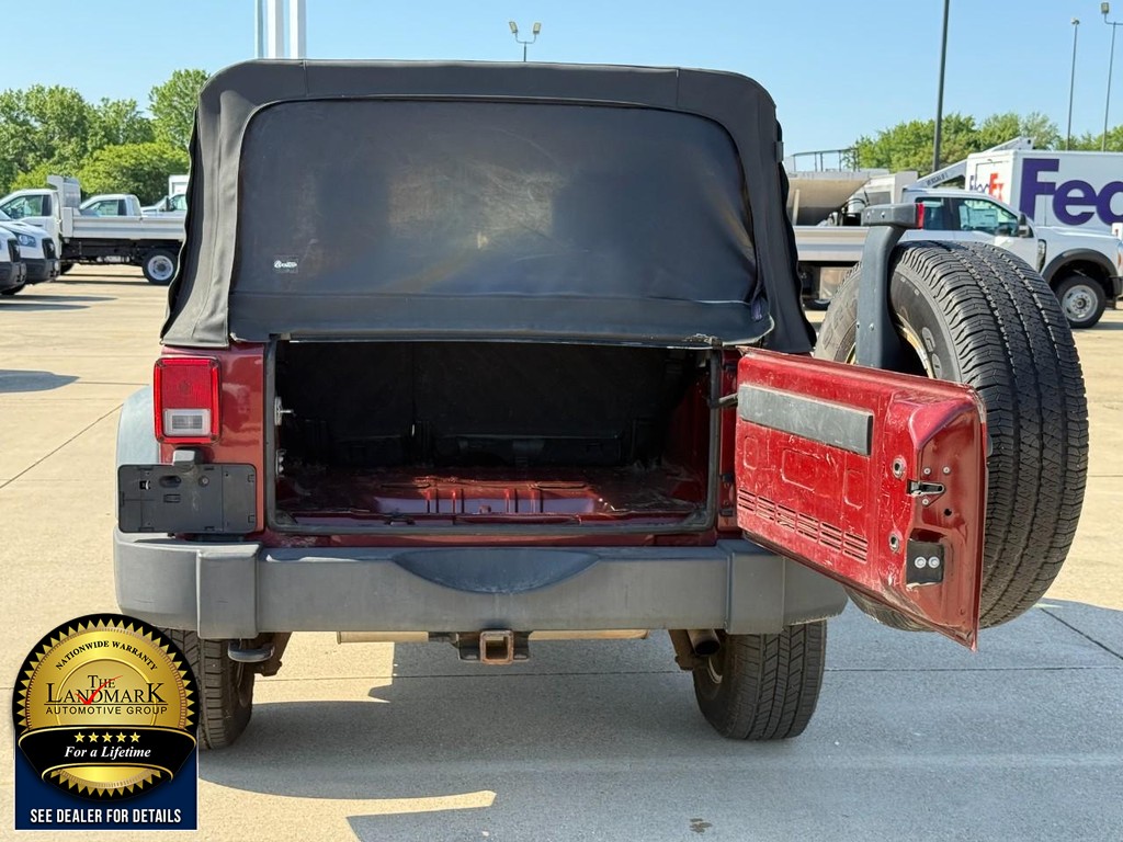Jeep Wrangler Unlimited Vehicle Full-screen Gallery Image 13