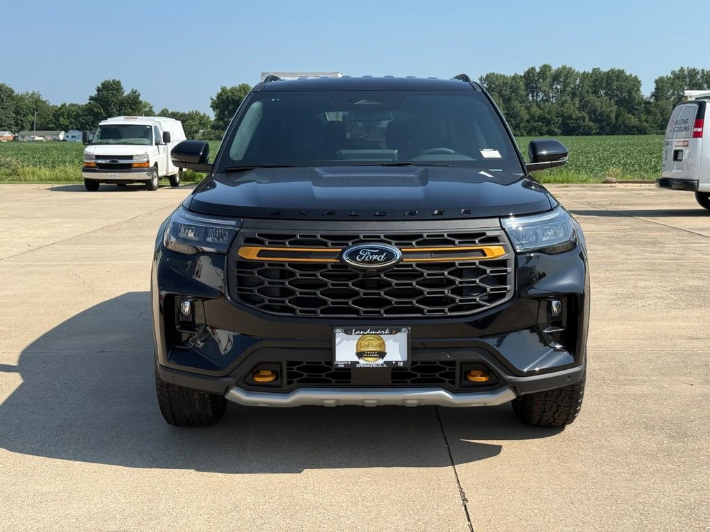 Ford Explorer Vehicle Full-screen Gallery Image 2