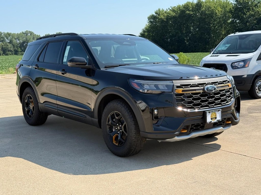 Ford Explorer Vehicle Full-screen Gallery Image 3