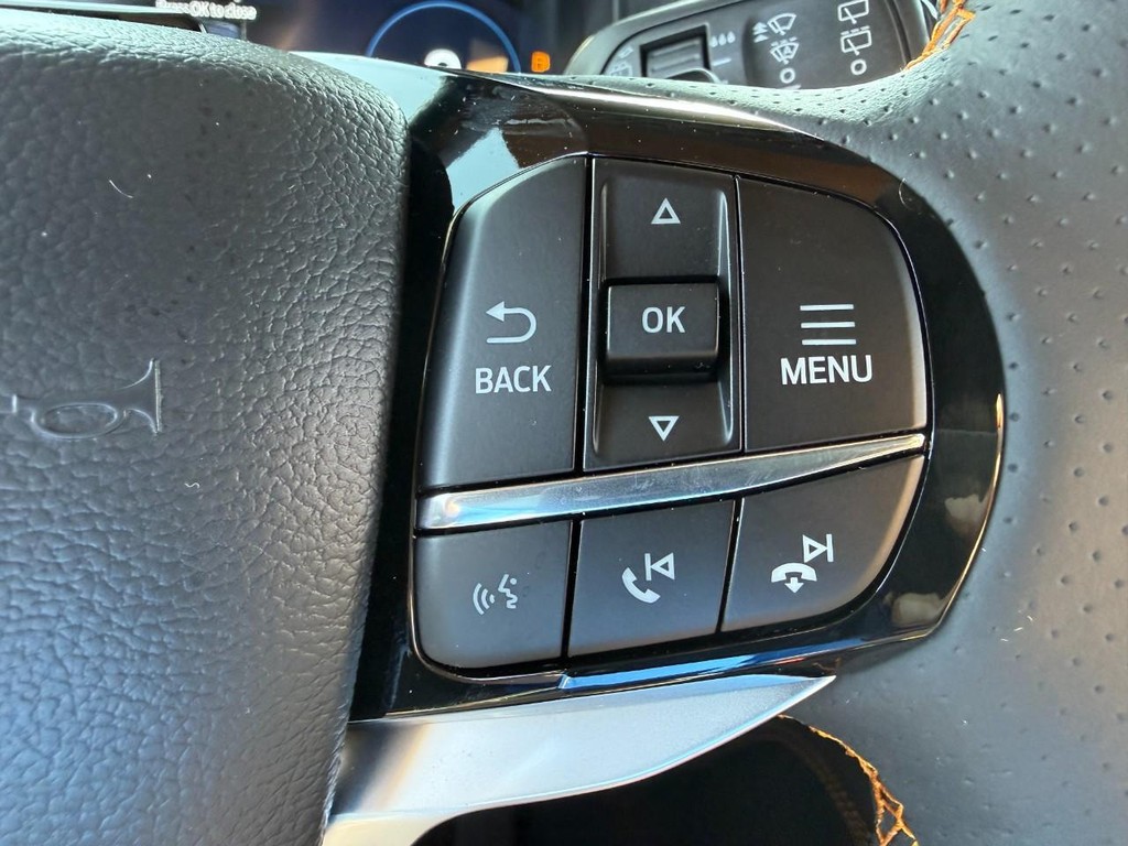 Ford Explorer Vehicle Full-screen Gallery Image 11