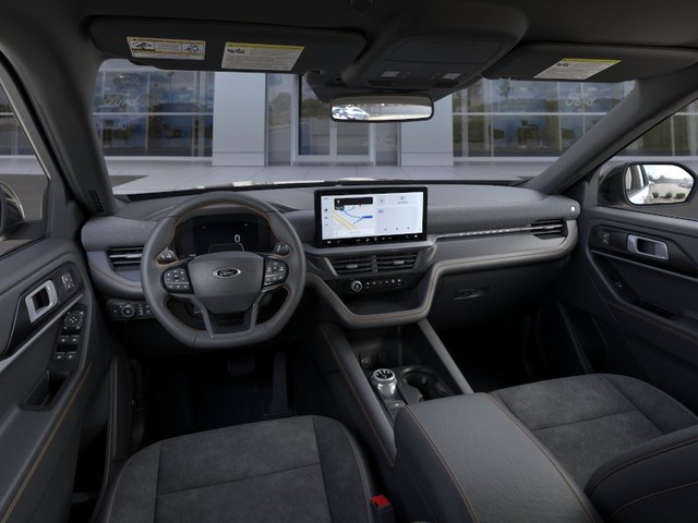 Ford Explorer Vehicle Full-screen Gallery Image 9