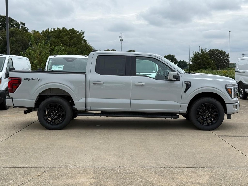 Ford F-150 Vehicle Full-screen Gallery Image 4