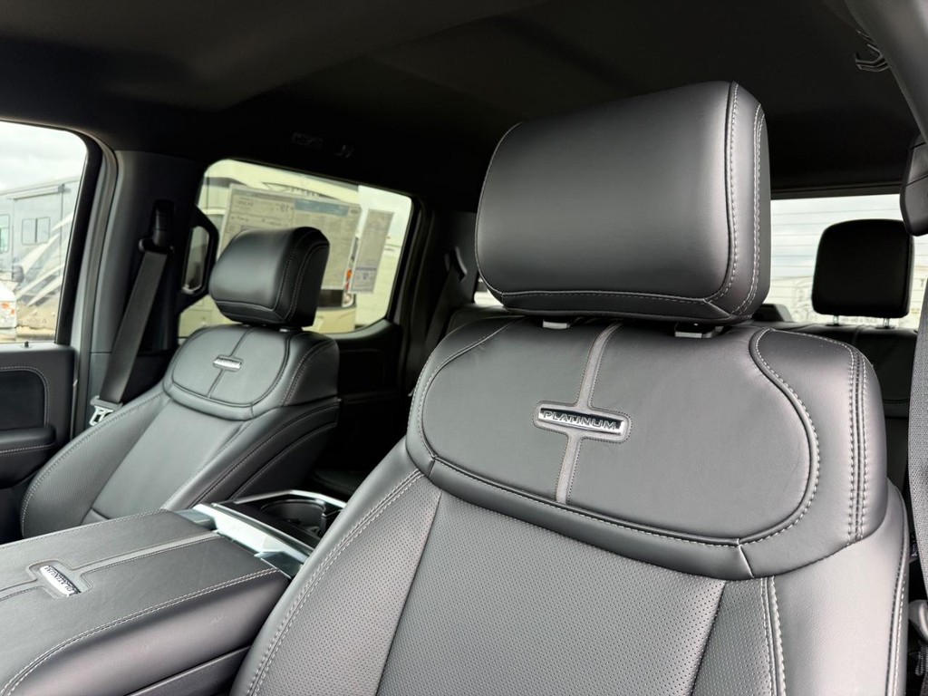 Ford F-150 Vehicle Full-screen Gallery Image 9