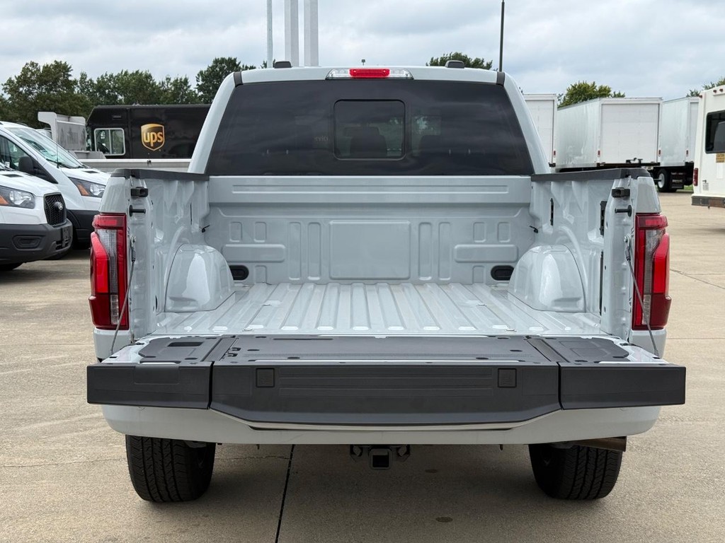 Ford F-150 Vehicle Full-screen Gallery Image 21