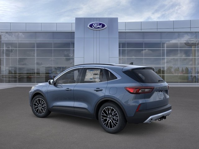 Ford Escape Plug-In Hybrid Vehicle Full-screen Gallery Image 4