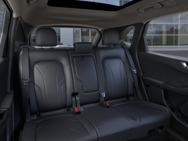 Ford Escape Plug-In Hybrid Vehicle Full-screen Gallery Image 11