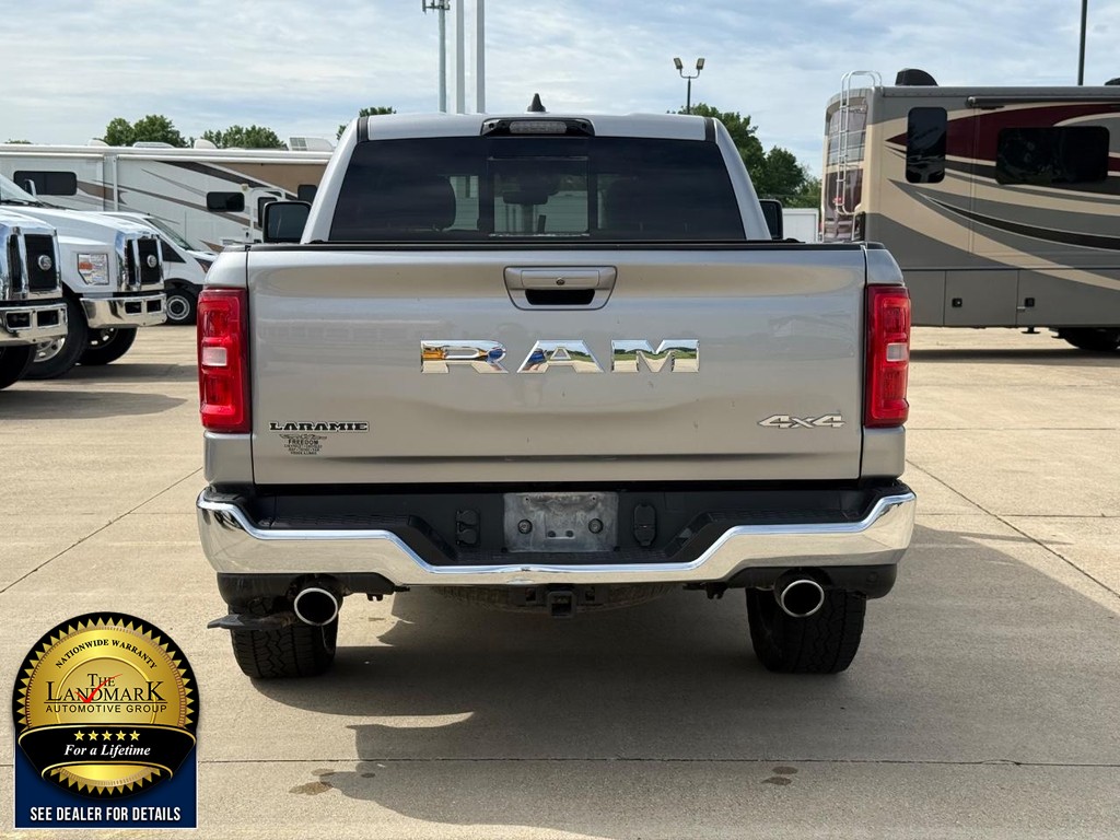 Ram 1500 Vehicle Full-screen Gallery Image 6