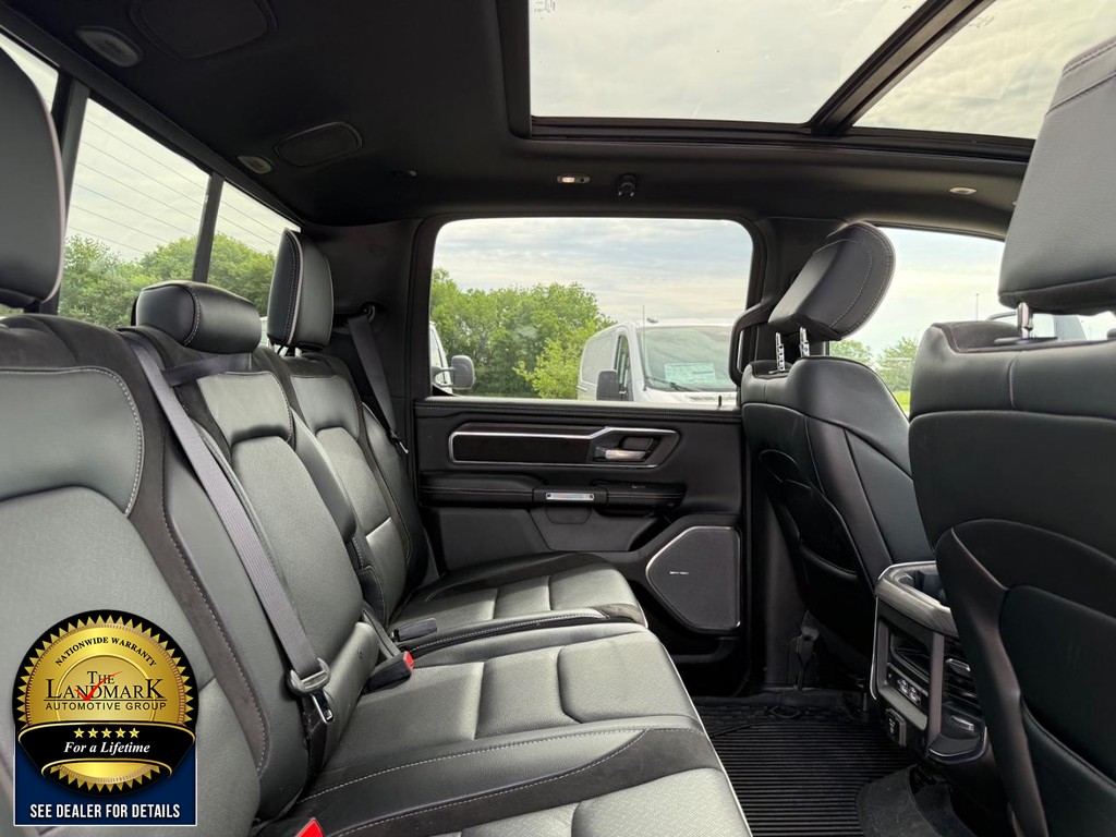 Ram 1500 Vehicle Full-screen Gallery Image 16