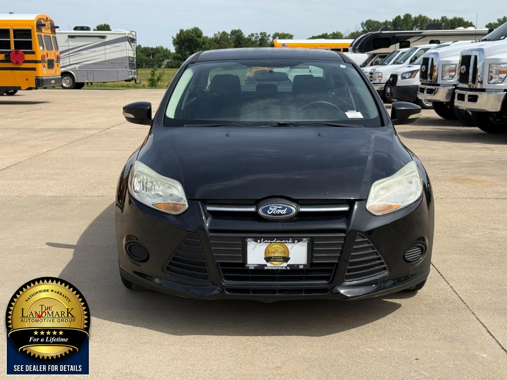 Ford Focus Vehicle Full-screen Gallery Image 2