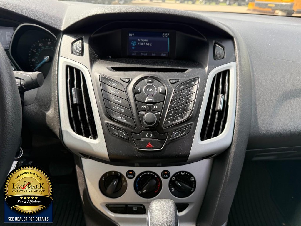 Ford Focus Vehicle Full-screen Gallery Image 17