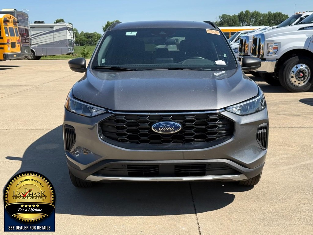 Ford Escape Vehicle Full-screen Gallery Image 2
