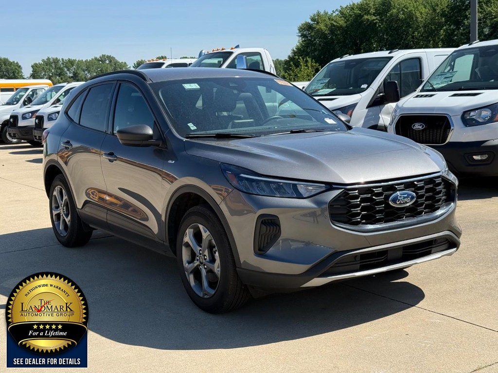 Ford Escape Vehicle Full-screen Gallery Image 3