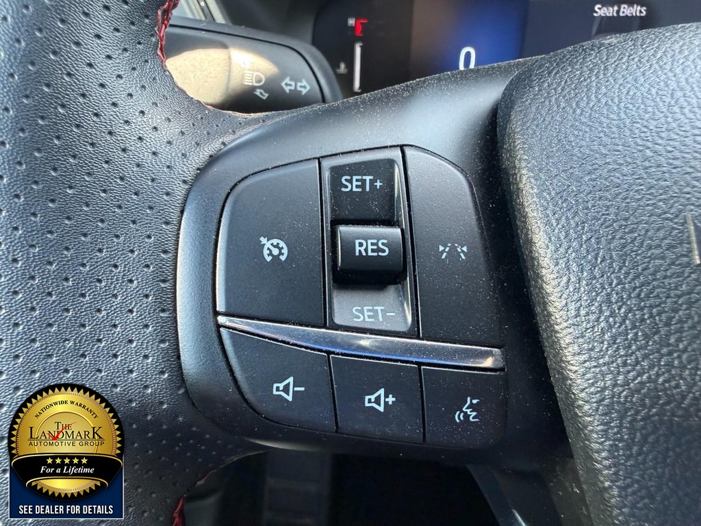 Ford Escape Vehicle Full-screen Gallery Image 10