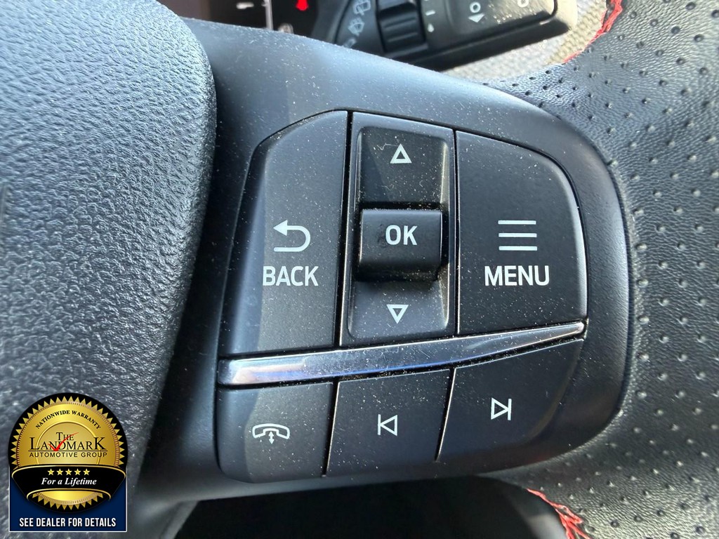 Ford Escape Vehicle Full-screen Gallery Image 11