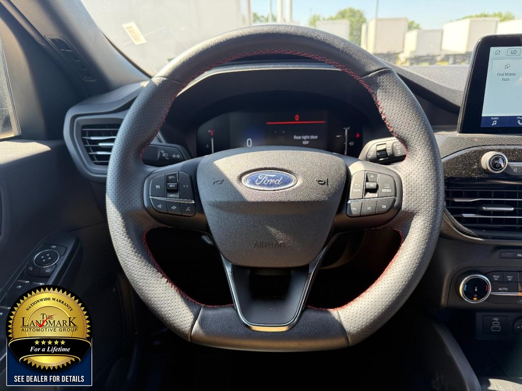 Ford Escape Vehicle Full-screen Gallery Image 16