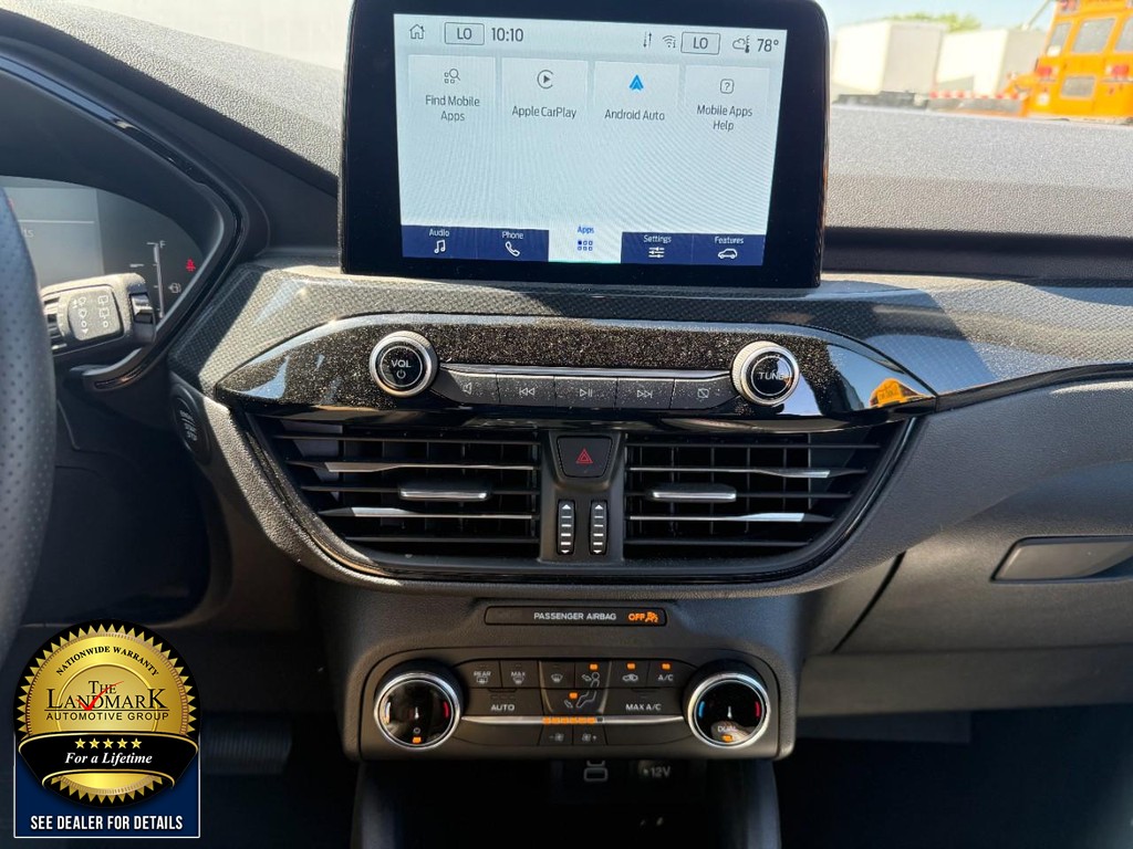 Ford Escape Vehicle Full-screen Gallery Image 17