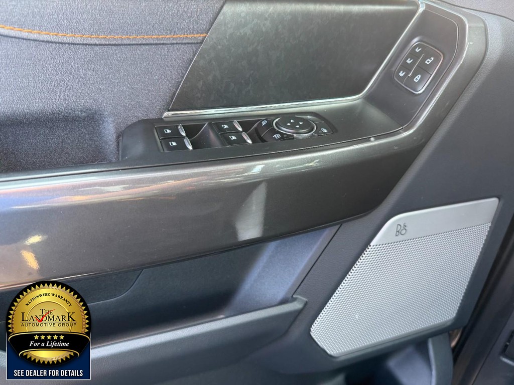 Ford F-150 Vehicle Full-screen Gallery Image 8