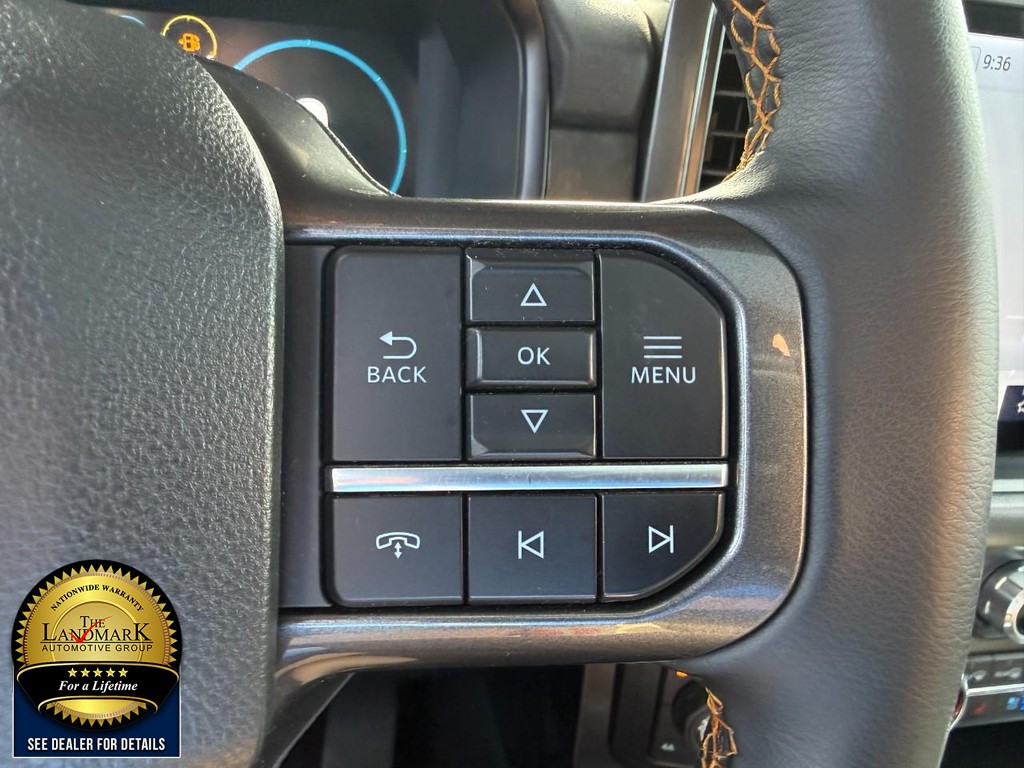Ford F-150 Vehicle Full-screen Gallery Image 11