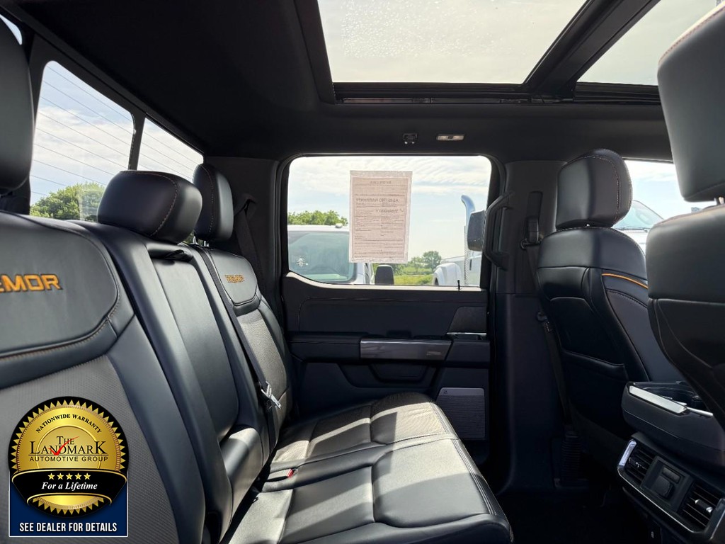 Ford F-150 Vehicle Full-screen Gallery Image 16