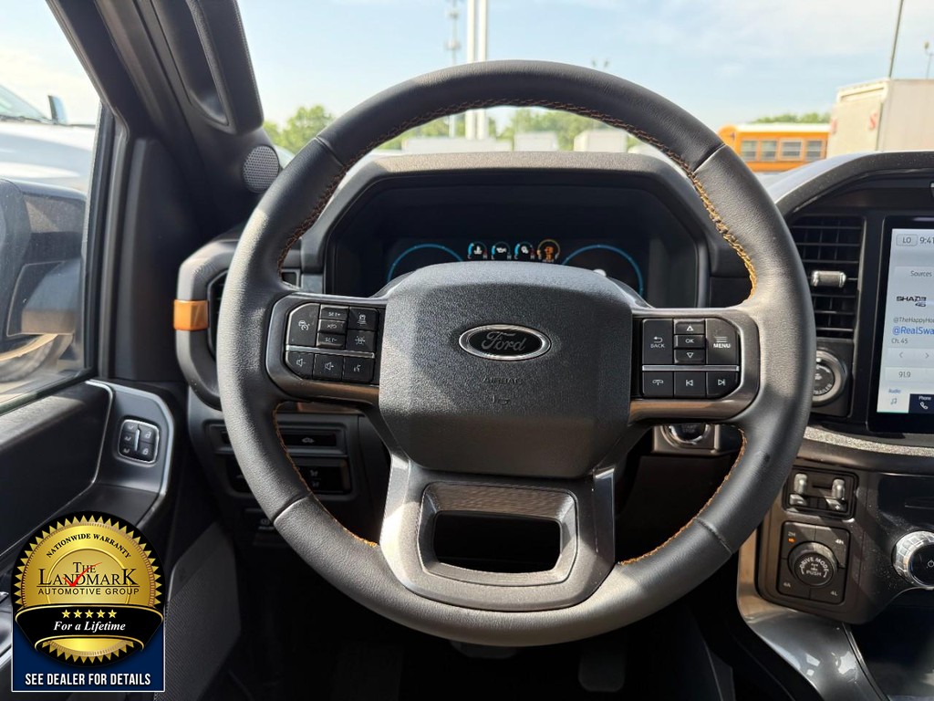 Ford F-150 Vehicle Full-screen Gallery Image 19