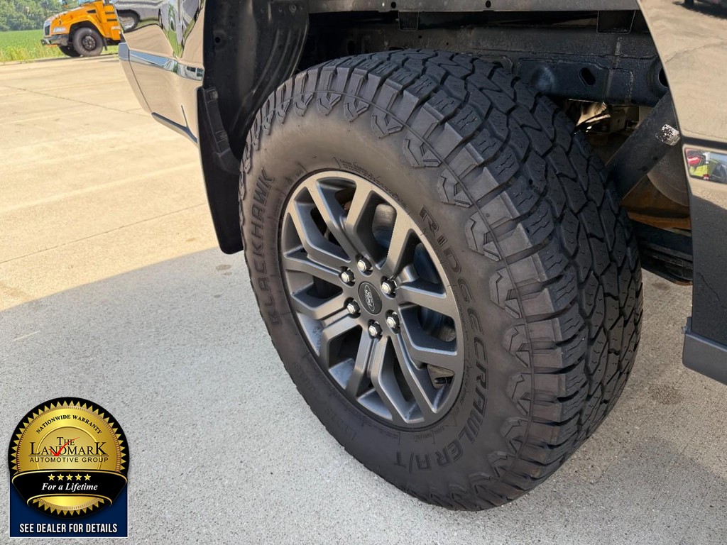 Ford F-150 Vehicle Full-screen Gallery Image 22