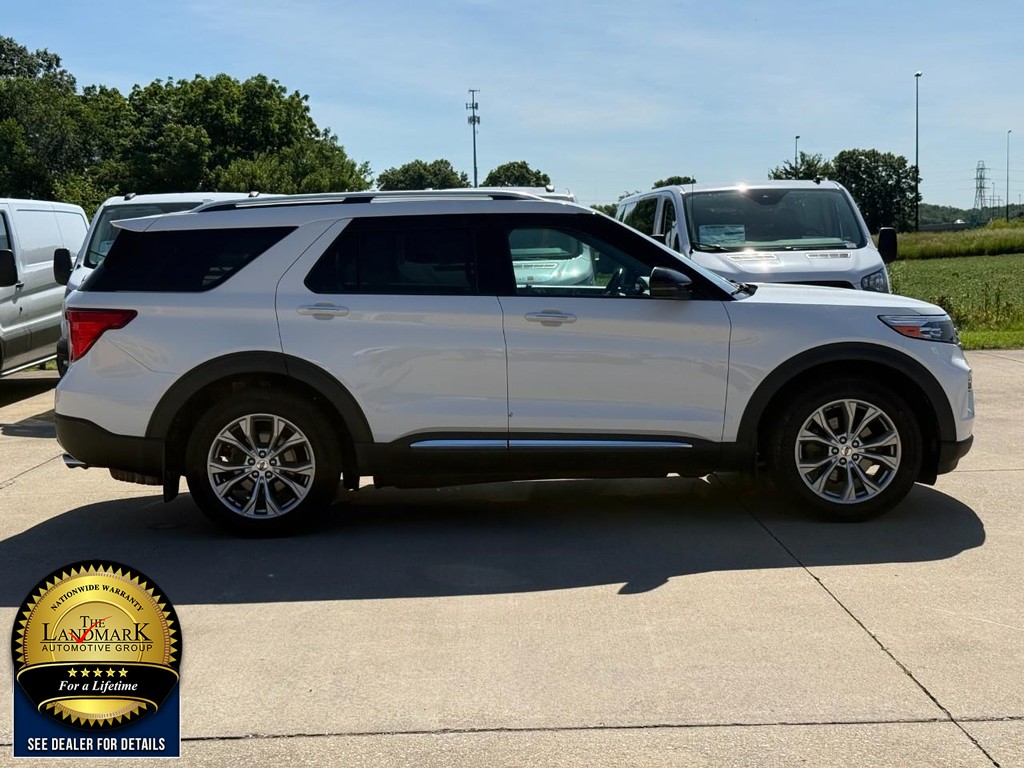 Ford Explorer Vehicle Full-screen Gallery Image 04