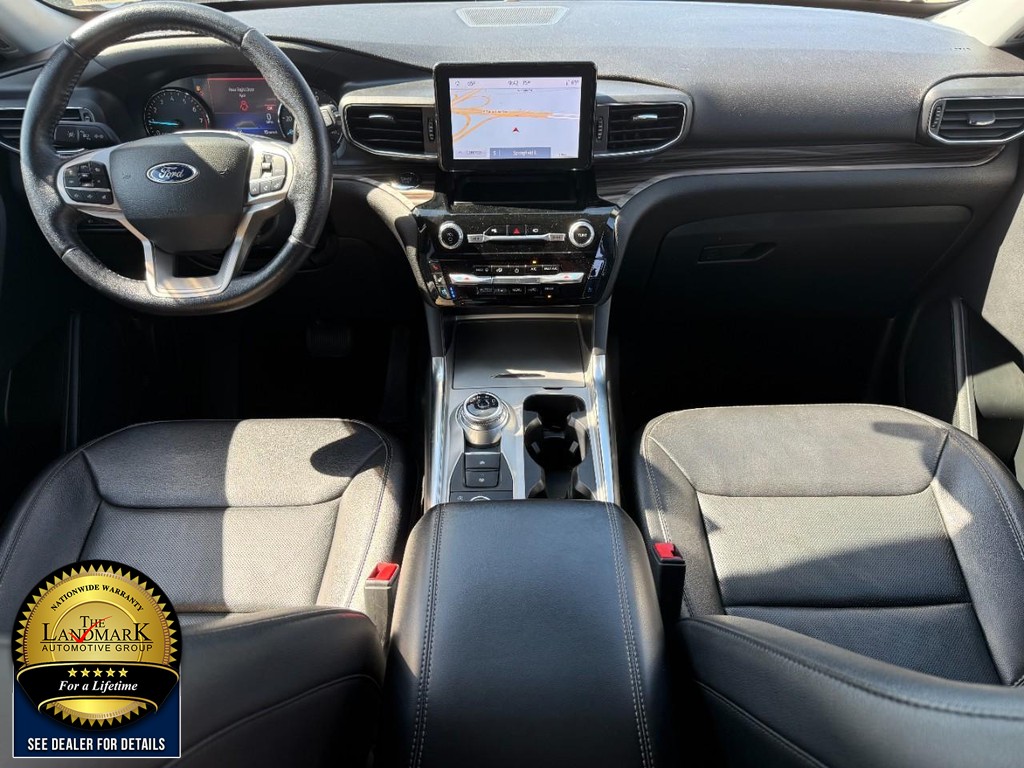 Ford Explorer Vehicle Full-screen Gallery Image 19