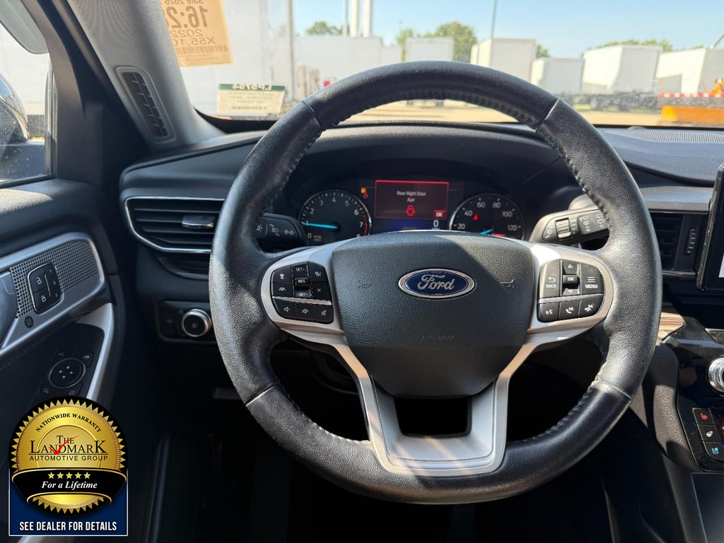 Ford Explorer Vehicle Full-screen Gallery Image 20