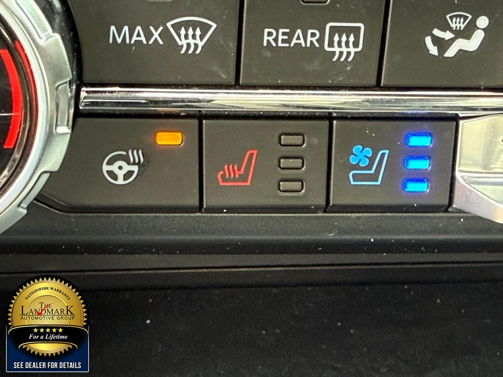 Ford F-150 Vehicle Full-screen Gallery Image 14