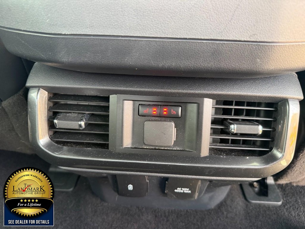 Ford F-150 Vehicle Full-screen Gallery Image 17