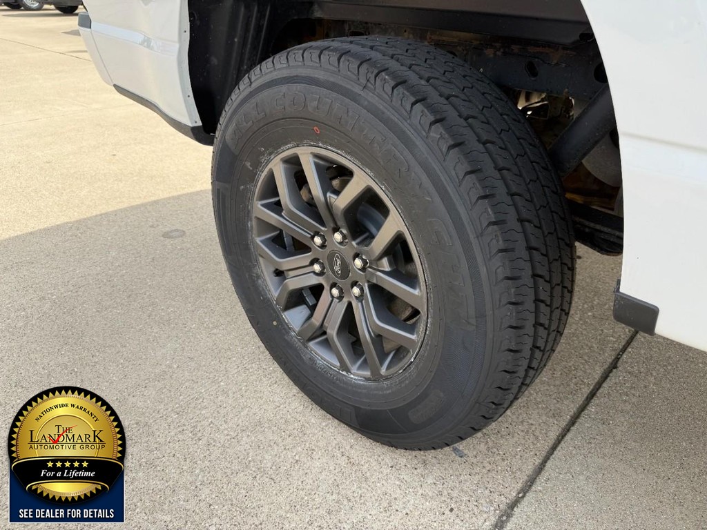 Ford F-150 Vehicle Full-screen Gallery Image 22