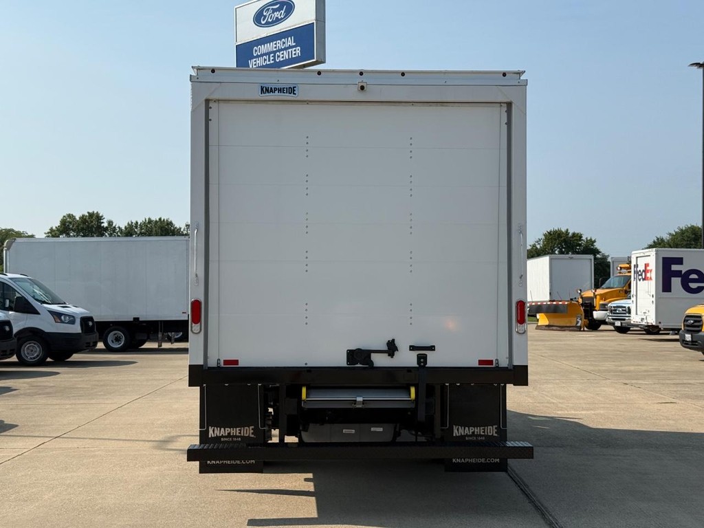 Ford E-Series Cutaway Vehicle Full-screen Gallery Image 6