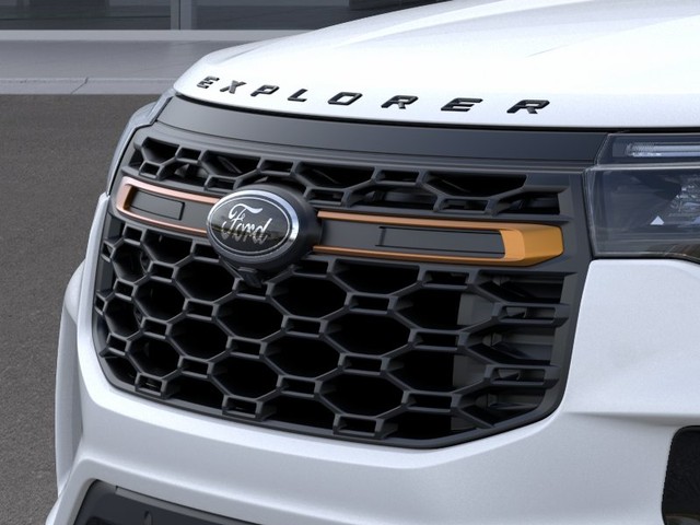 Ford Explorer Vehicle Full-screen Gallery Image 17