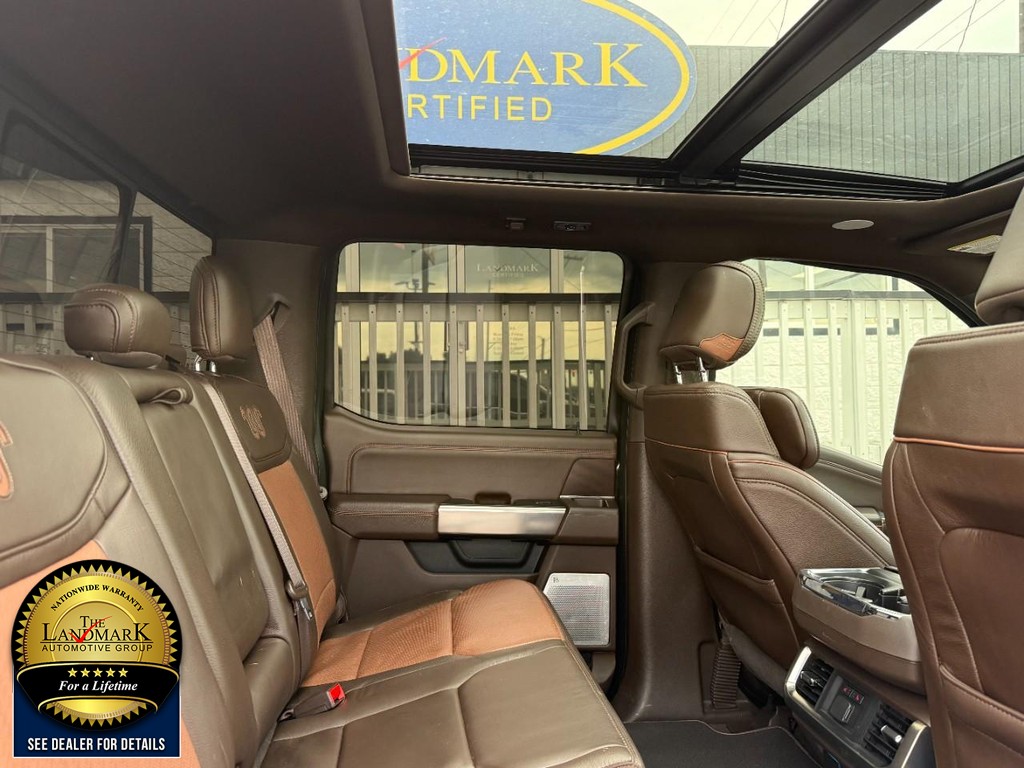 Ford F-150 Vehicle Full-screen Gallery Image 16
