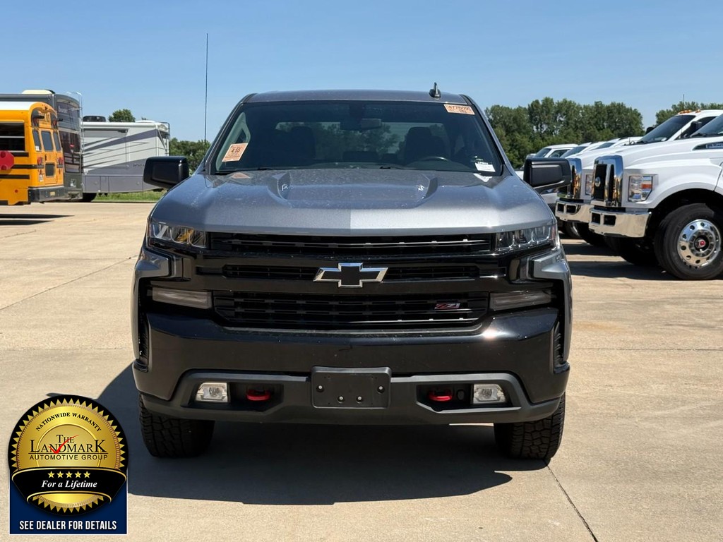 Chevrolet Silverado 1500 Vehicle Full-screen Gallery Image 2